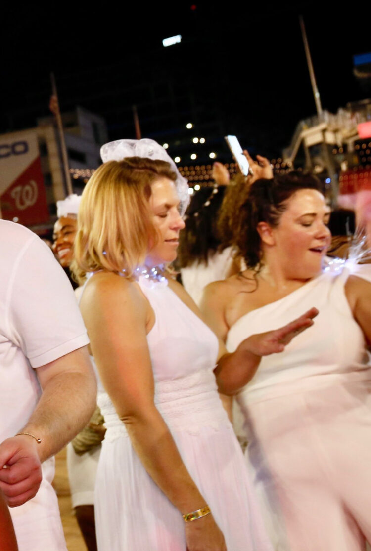 what to wear over 40 diner en blanc