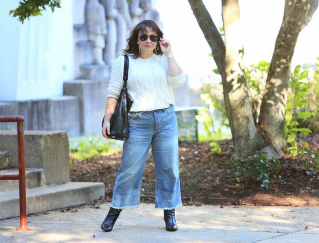 57 Ways to Wear Wide-Leg Pants For Every Occasion  Wide leg jeans outfit,  Cropped jeans outfit, Fashion