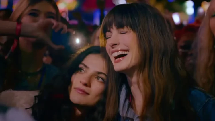 Izzy and Solene at Coachella in the film The Idea of You